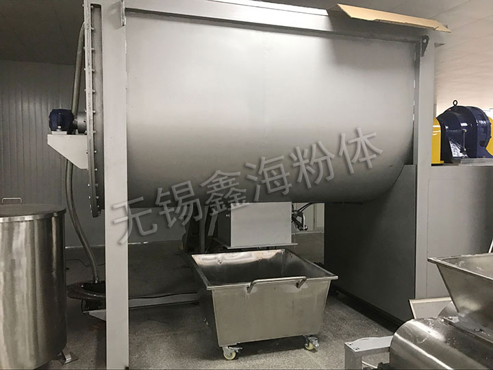 臥式螺帶加熱混合機(jī)